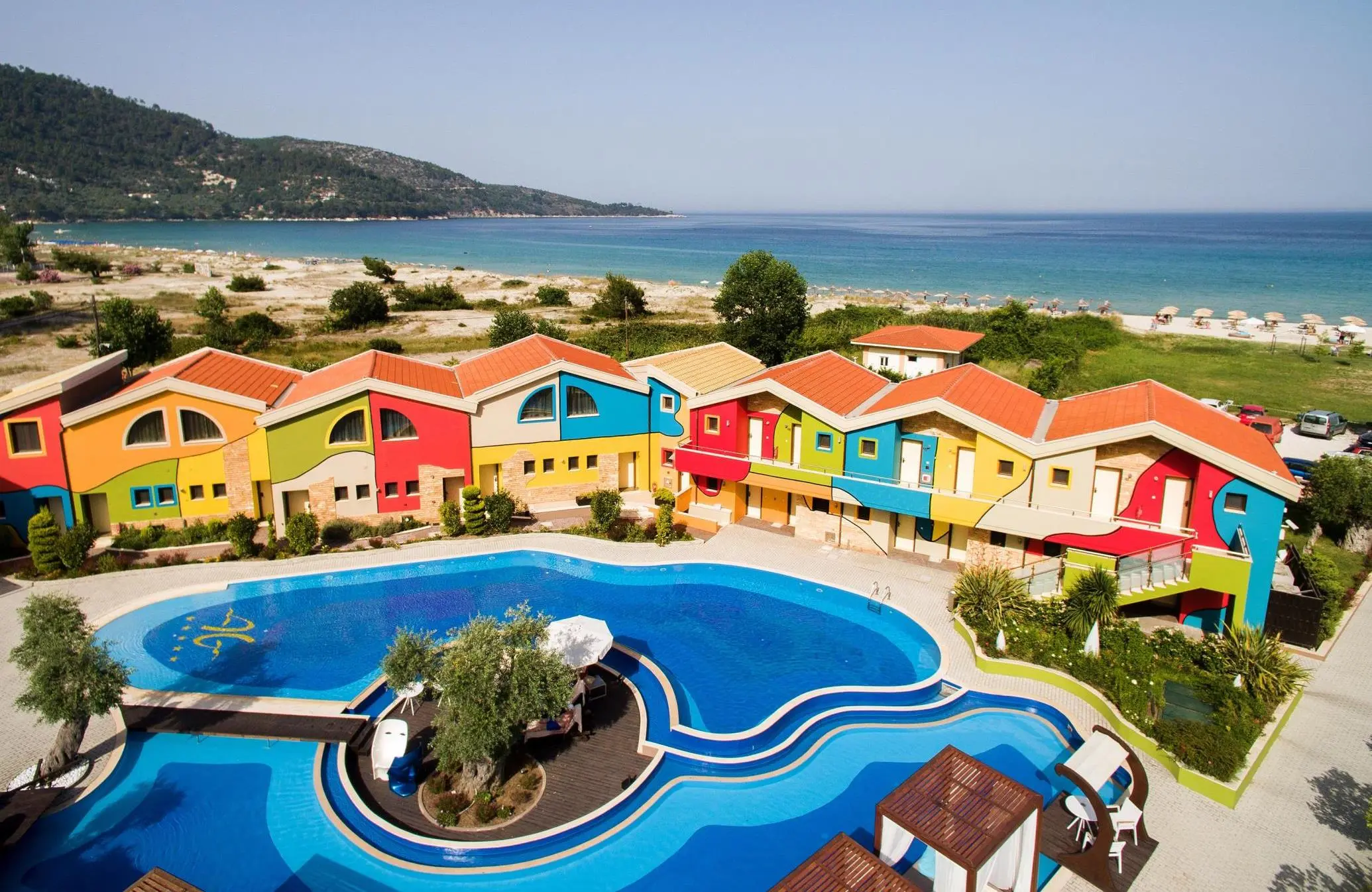 Цветните сгради и басейнът край морето – Alexandra Golden Boutique Hotel (18+), Тасос