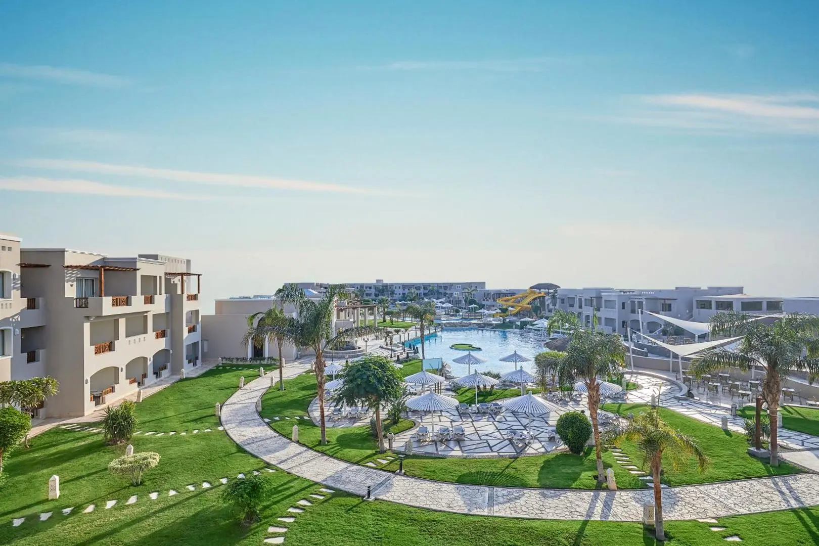 Изглед отвисоко към басейните, градините и сградите – JAZ Casa Del Mar Resort (ex. Iberotel Casa Del Mar Resort), Хургада