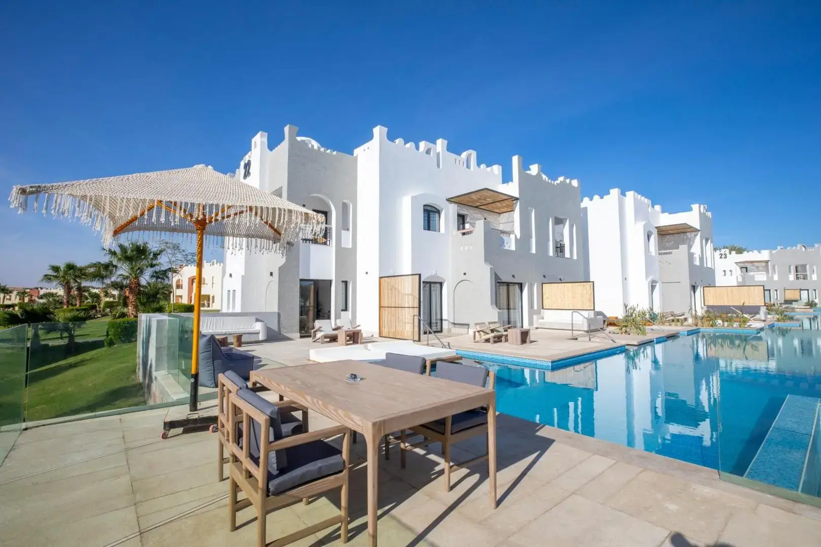 Тераса с маса за хранене до частен басейн – Posh Club - Sunrise Tucana Resort - Grand Select, Макади Бей